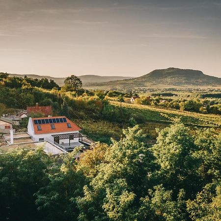 Fata Birtok Hotel Nemesgulács Buitenkant foto